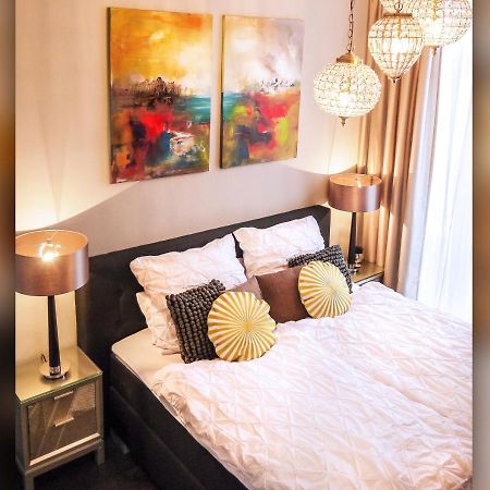 Comfort And Style In City Center With Ensuite Bathroom On Schaafenstrasse Кельн Екстер'єр фото