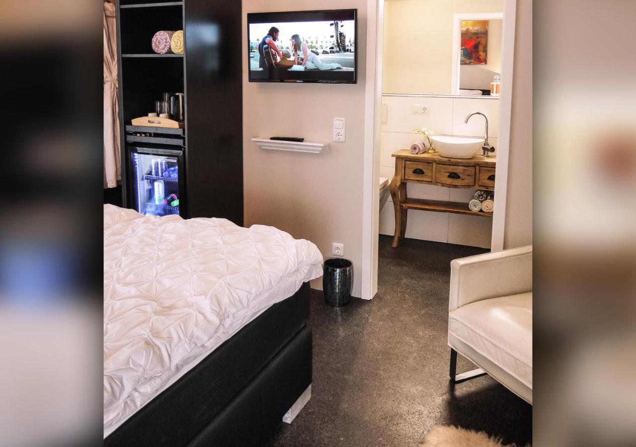Comfort And Style In City Center With Ensuite Bathroom On Schaafenstrasse Кельн Екстер'єр фото