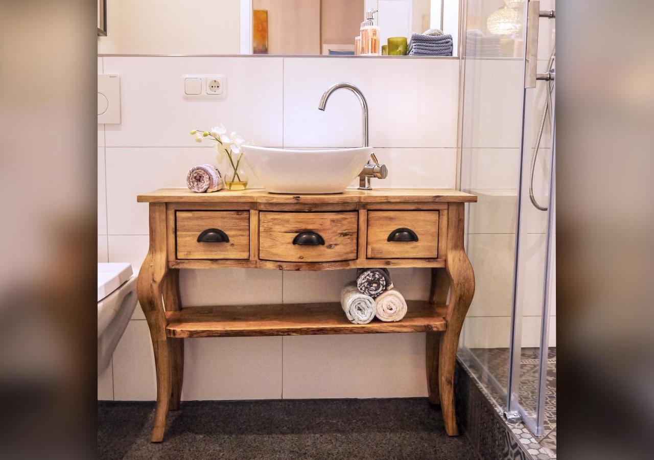 Comfort And Style In City Center With Ensuite Bathroom On Schaafenstrasse Кельн Екстер'єр фото